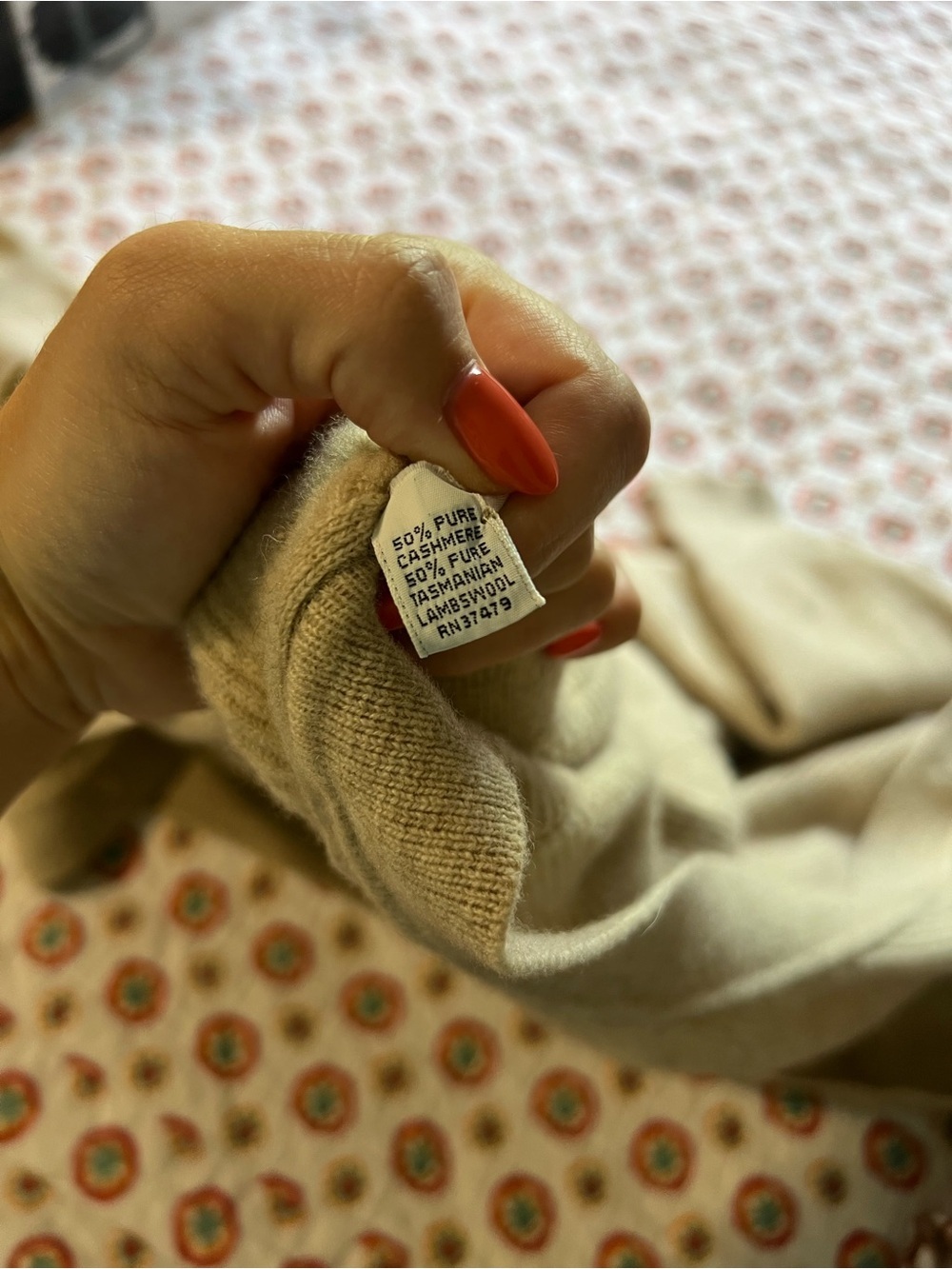 EUC Vintage 70s St. Beige Cashmere Tasmanian Lambswool Cardigan Size XL - Picture 4 of 6